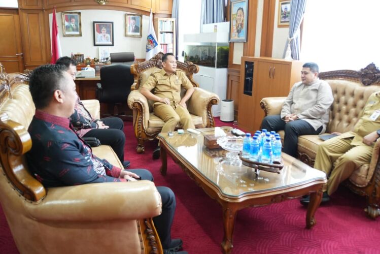 Pertemuan Wali Kota Makassar dan Ditjen Otda Bahas Penguatan Kapasitas ASN Pemerintahan