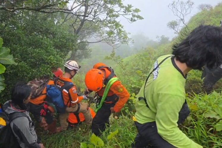 Satu Lagi Korban Pesawat ATR 42-500 Ditemukan di Medan Ekstrem Gunung Bulusaraung