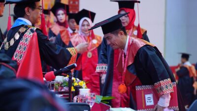 22 Lulusan Terbaik Unhas Raih Penghargaan, Dominasi Predikat Cum Laude