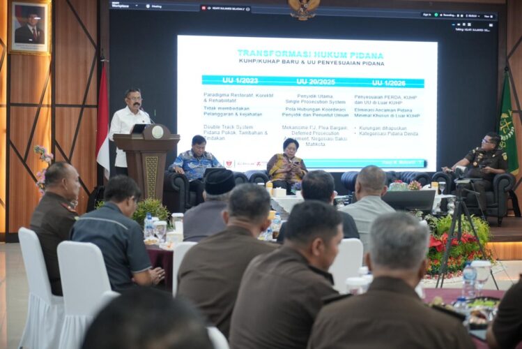 Ramai Tokoh Hukum Nasional Hadiri Bimtek KUHP dan KUHAP Baru di Kejati Sulsel