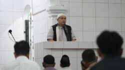 Munafri Arifuddin Tarawih Perdana dan Awali Safari Ramadan di Masjid Agung 45