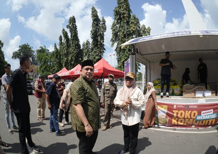Antusias Warga Serbu Pasar Murah Pemkot Makassar