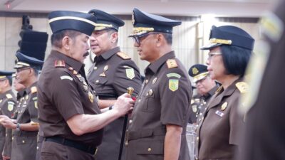 Sila Haholongan Pulungan Dilantik Jadi Kajati Sulsel Gantikan Didik Farkhan Alisyahdi