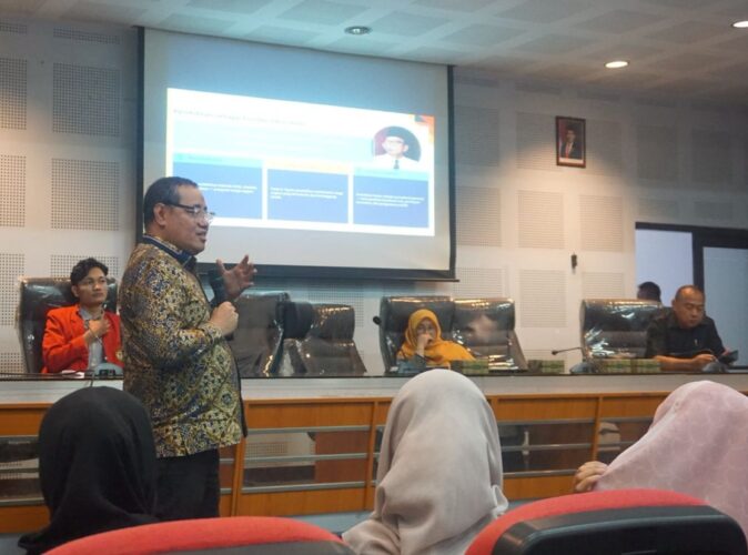 Refleksi Hardiknas, Departemen Ilmu Politik Unhas Bersama Bawaslu RI Dorong Literasi Demokrasi Mahasiswa