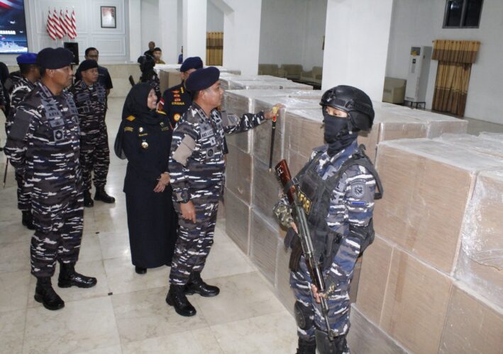Penggeledahan Gudang Penyimpanan Rokok Ilegal Dapat Perlawanan Kuli Bongkar
