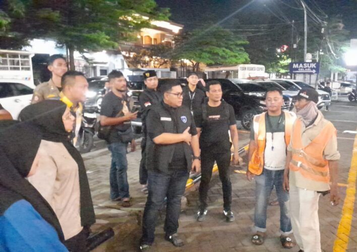 Perumda Parkir Makassar dan Anggota Dewan Sidak Ruas Jalan yang Dikeluhkan Warga