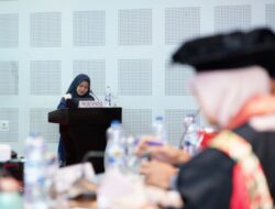 Berhasil Pertahankan Disertasi, Widyawati Raih Gelar Doktor Administrasi Publik di Unhas