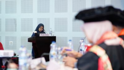 Berhasil Pertahankan Disertasi, Widyawati Raih Gelar Doktor Administrasi Publik di Unhas