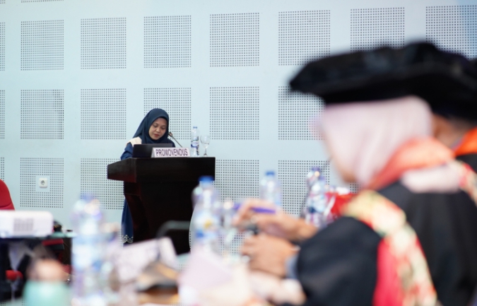Berhasil Pertahankan Disertasi, Widyawati Raih Gelar Doktor Administrasi Publik di Unhas