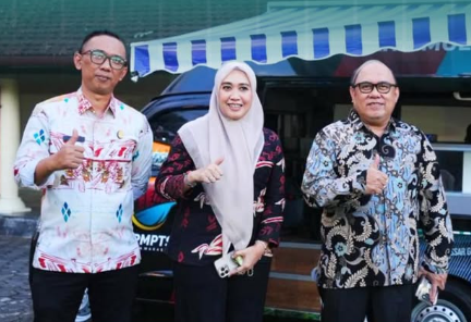 DPM PTSP Makassar Dekatkan Layanan Perizinan Lewat Mobil Sahabat Usaha Mulia
