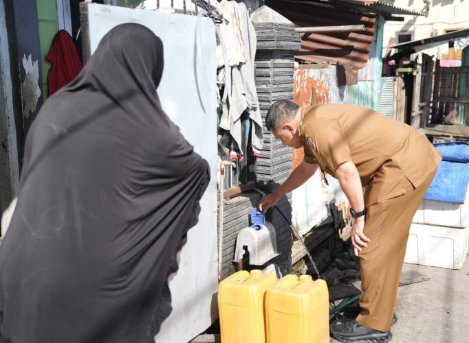 Pastikan Distribusi Air Bersih Lancar, Appi Susuri Lorong Wilayah Utara
