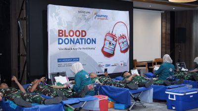 Aksi Donor Darah Memperingati HUT Ke-07 Mercure Makassar