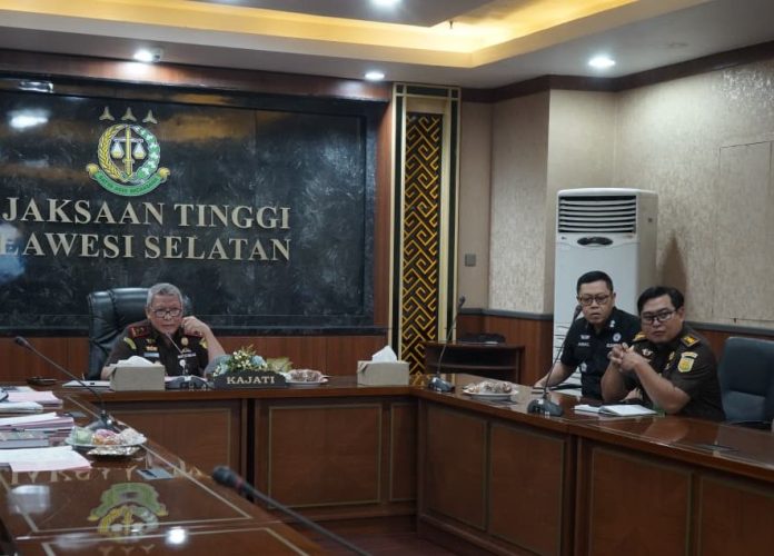 Dua Kali Disurati Kejati Sulsel, Mantan Pj Gubernur Sulsel Absen dari Pemeriksaan