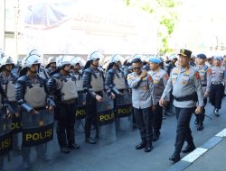 Ribuan Personel Gabungan Berbaris di Kawasan Fly Over Makassar