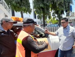 Perumda Parkir Tertibkan Parkiran Depan Samsat